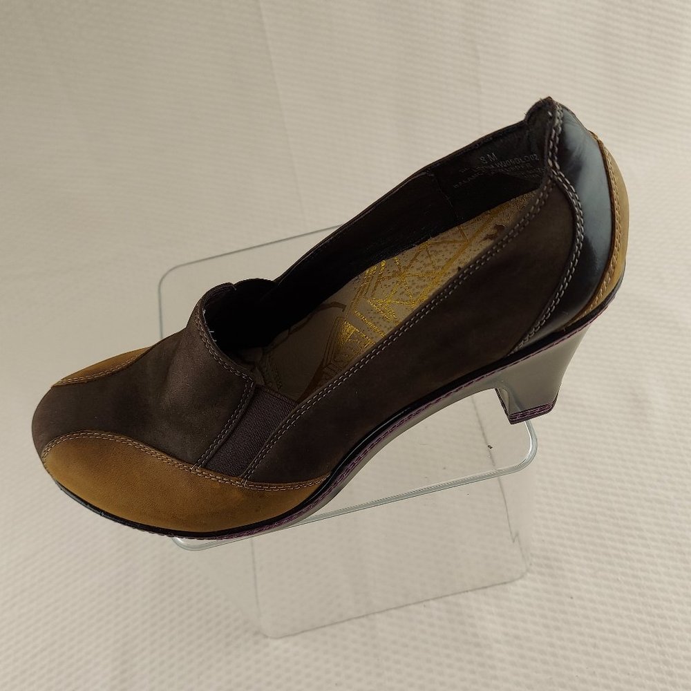 J 41 Romance Design 3-inch Heels Brown & Tan Size 8M